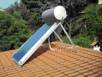Pannello solare termico con accumulo