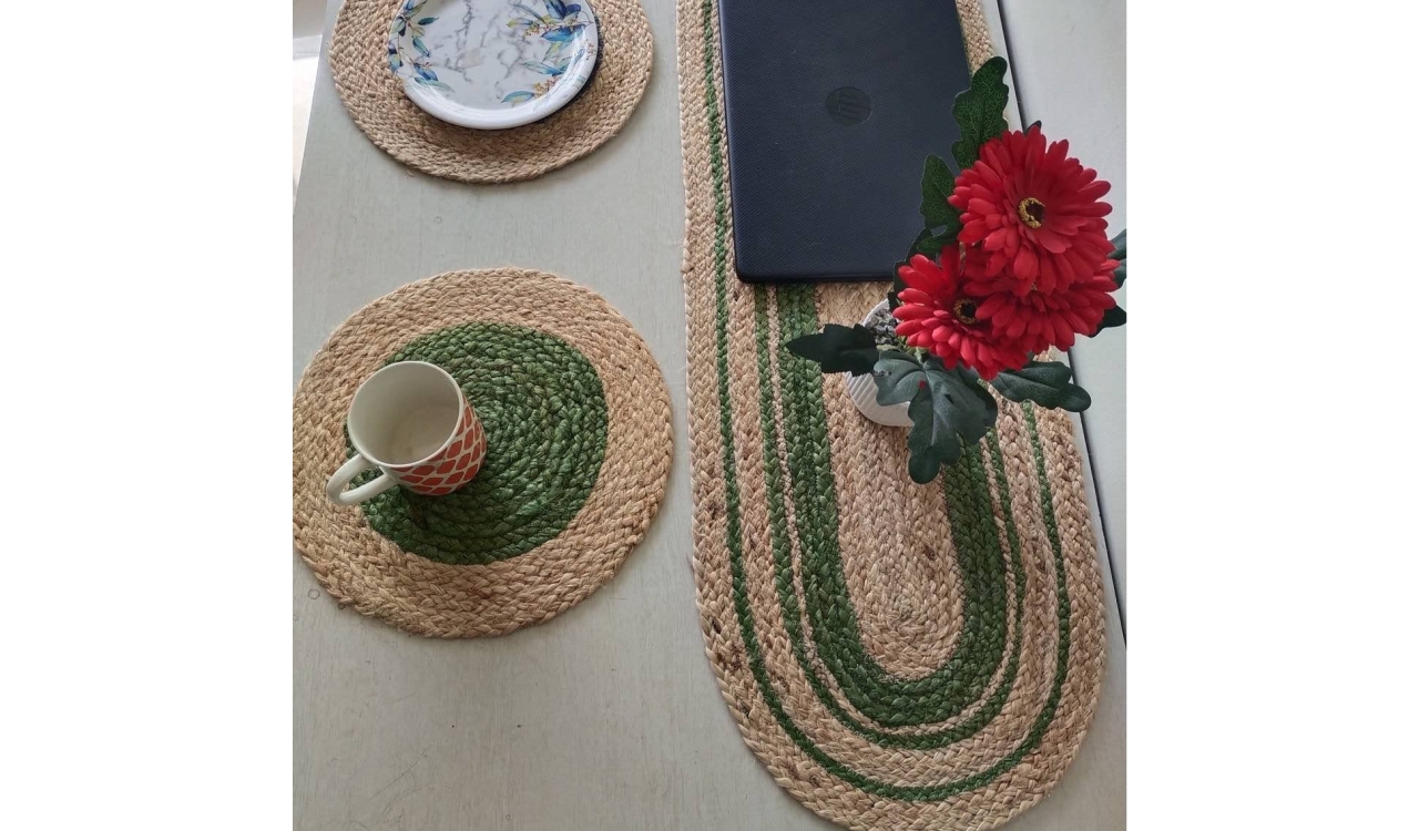 8 modi semplici per decorare il tavolo della cucina con tovagliette in juta